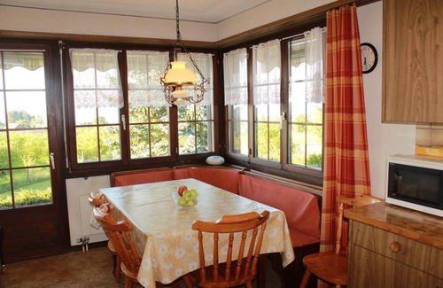 Altnau Apartment | 107 m² Apartment ∙ 3 bedrooms ∙ 12 guests