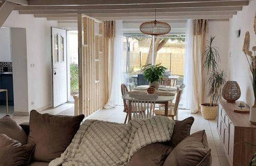 Nouaille-Maupertuis House | 107 m² House ∙ 3 bedrooms ∙ 10 guests
