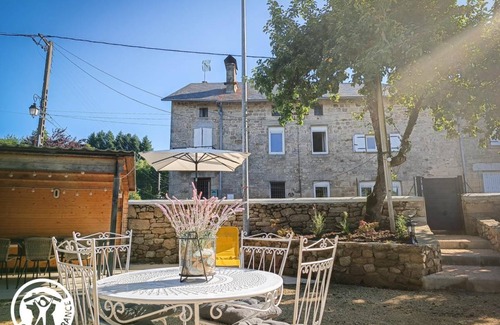 Latronquiere House | 107 m² Gîte ∙ 3 bedrooms ∙ 6 guests