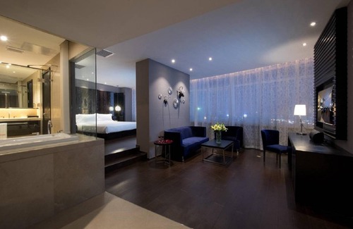 Jinghai County Hotel | 108 m² Hotel ∙ 2 bedrooms ∙ 8 guests