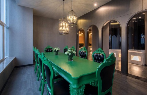Jinghai County Hotel | 108 m² Hotel ∙ 2 bedrooms ∙ 8 guests