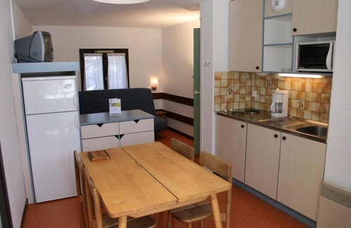 Saint-Leger-les-Melezes Apartment | 10m from ski slopes, swimming pool, sauna, hammam, parking, tv, ski locker, 25m²