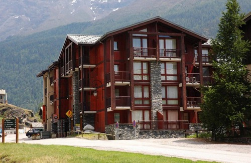 Lanslevillard Apartment | 10m from ski slopes, 1st floor, balcony, tv, ski locker, 25m², Val Cenis