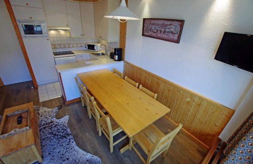 Tignes le Lac Apartment | 10m from ski slopes, 2nd floor, view lake, balcony, tv, ski locker, 53m², Tignes