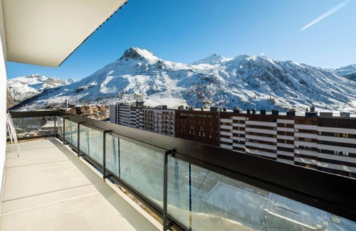 Tignes le Lac Apartment | 10m from ski slopes, 4th floor, balcony, tv, ski locker, 74m², Tignes