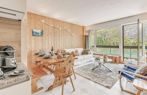 Tignes le Lac Apartment | 10m from ski slopes, 6th floor, view lake, tv, ski locker, 70m², Tignes