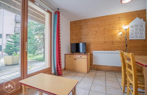 Aussois Apartment | 10m from ski slopes, Ground floor, terrace, tv, ski locker, 28m², Aussois