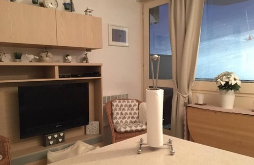 Aime Apartment | 10m from ski slopes, view ski slopes, balcony, tv, ski locker, 26m², La Plagne