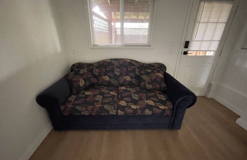 Delta House | 10min to Ferry.30 mins to airport. Family sized separate entrance.Pets-friendly.