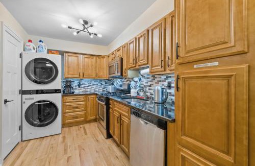 Hoboken Apartment | 10Min to NYC - 2BR/2.5Bath-3Beds-Free Parking-No Chores