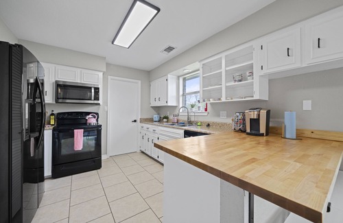North San Antonio - SAT House | 10min to SAT - Eclectic 4bd - McAlister Park Haven