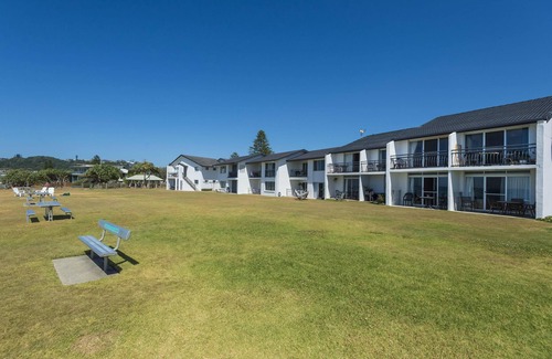 North Creek Apartment | 10T Beachfront Apartments - 1 bed apartment with 1 double 1 single bed