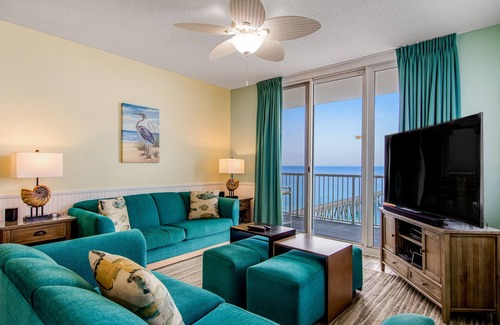 Navarre Beach Condo | 10th Floor Oceanfront Condo with Shared Pool & Hot Tub, Ocean View, W/D, & WiFi