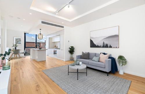 Windsor Apartment | 11/7 White street