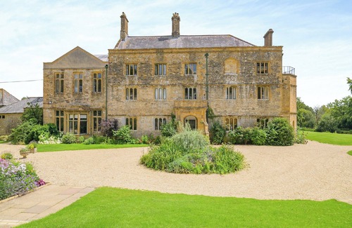 Beaminster Cottage | 11 bedroom accommodation in Hooke, near Beaminster
