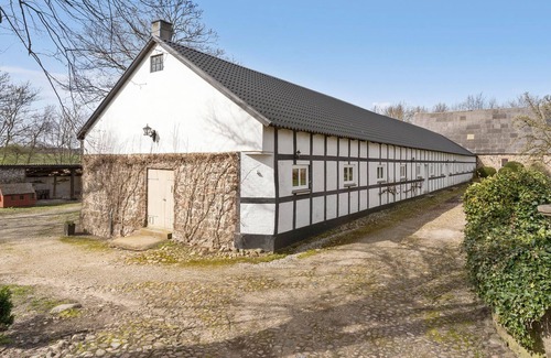 Ronde House | 11 bedroom pet friendly home in Rønde
