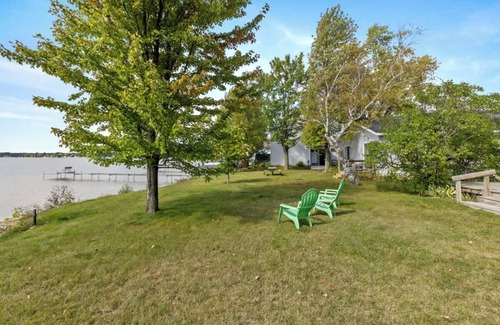 Lake City Apartment | 11 Family Lakefront Studios on Lake Missaukee - Sleeps 40