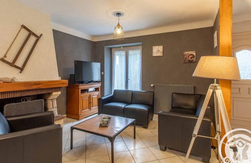Saint-Georges-des-Gardes House | 112 m² House ∙ 3 bedrooms ∙ 6 guests