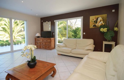 Villeneuve-les-Maguelone House | 110 m² House ∙ 3 bedrooms ∙ 6 guests