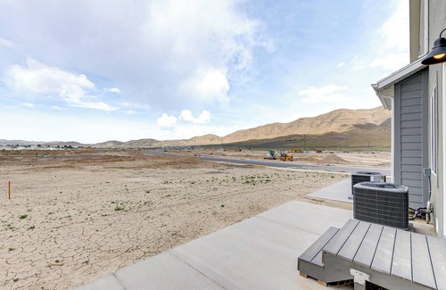 Eagle Mountain House | 11 Mi to Utah Lake: Newly Built Family Townhome!