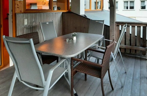 See Apartment | 110 m² Apartment ∙ 2 bedrooms ∙ 5 guests