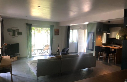 Hopitaux-Facultes House | 110 m² House ∙ 2 bedrooms ∙ 4 guests