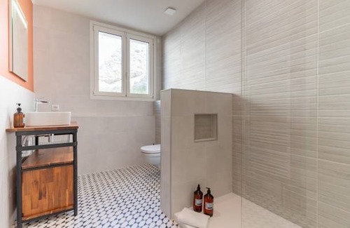 8th Arrondissement House | 110 m² House ∙ 3 bedrooms ∙ 5 guests