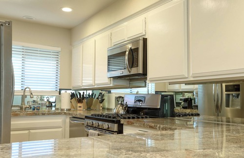 Downtown Condo | 110 Pismo Shores: 2 BR, 1.5 BA Condominium in Pismo Beach, Sleeps 6