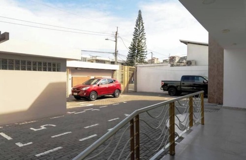 Urdesa Apartment | 111 - Consulate USA Parking Prague Apts 5 pax