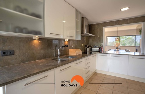 Cerro de Aguia Ski Chalet | #111 Patroves Ocean View by Home Holidays