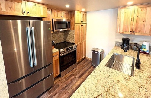 Mammoth Lakes Condo | 111 Standard by RedAwning