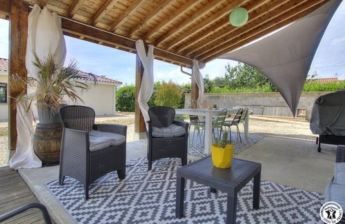 Certines House | 112 m² Gîte ∙ 3 bedrooms ∙ 6 guests