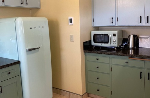 Southeast Salem House | 1123 The 3 Oaks 30 night fully furnished stay at a great price. Full Amenities!