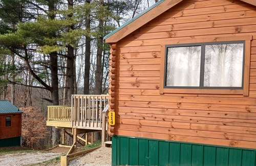 Logan Cabin | 114) Pelican Log Cabin. Close to Hocking Hills State Park and more!