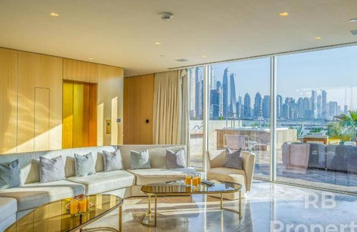 Palm Jumeirah Villa | 1145 m² Villa ∙ 4 bedrooms ∙ 10 guests