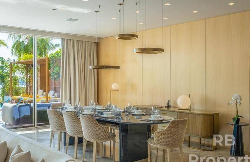 Palm Jumeirah Villa | 1145 m² Villa ∙ 4 bedrooms ∙ 10 guests