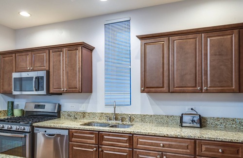 Wrightwood Neighbors House | 1147 bldg - Lincoln Park: Walk to Wrigley, the Lincoln Park and Beach!