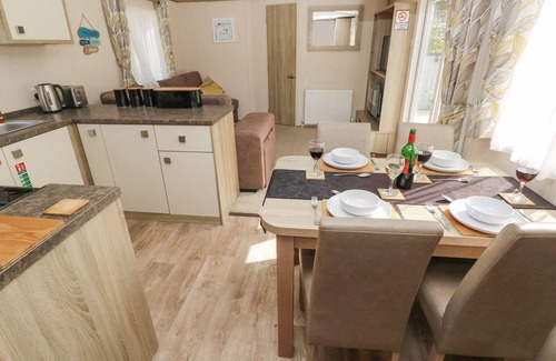 Felinfach Cottage | 116 WOODPECKER LODGE, pet friendly in Llanarth