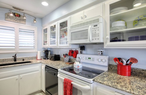 Downtown Condo | 117 Pismo Shores: 2 BR, 2.5 BA Condominium in Pismo Beach, Sleeps 6