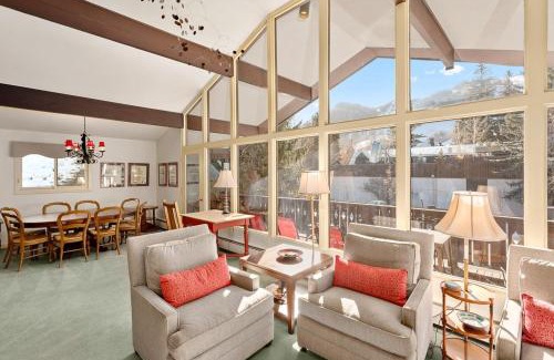 Aspen House | 118 E. Bleeker Street Home, Large, Two-Level Home/Duplex with Private Deck & On-Site Parking