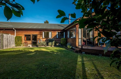 Hanmer Springs House | 11b Leamington Street