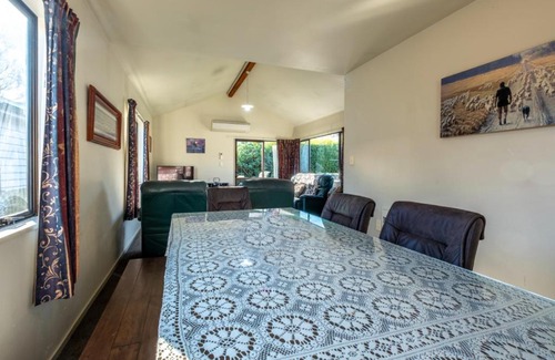 Hanmer Springs House | 11b Leamington Street