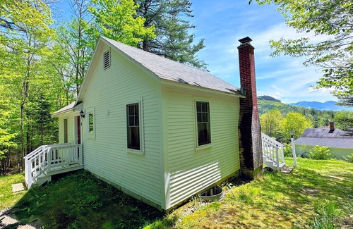 Sugar Hill Cottage | 11G Quintessential New England Cottage with Fantastic Views and Dog Friendly!