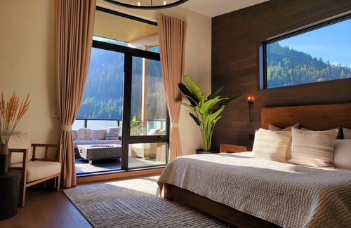 Sea to Sky Highway House | 12,000 sq ft | Private Pool + Spa | Chauffeur | Chef | Hosts | Movie Theatre