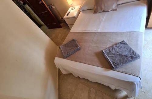 Torrejon de Ardoz Bed & Breakfast | 12 m² Bed and breakfast ∙ 3 guests
