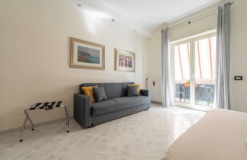 Bagnoli Apartment | 12 minutes from the historic center. 4 Bed 2 Room Apartment Maradona Stadium