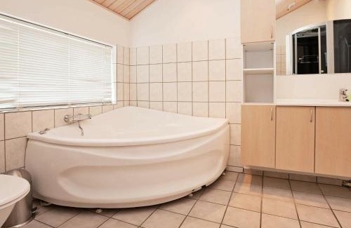 Lyngsbæk Strand House | 12 person holiday home in Ebeltoft-By Traum
