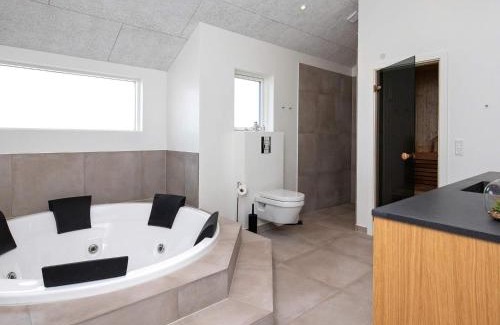 Nr. Lyngby House | 12 person holiday home in Løkken-By Traum
