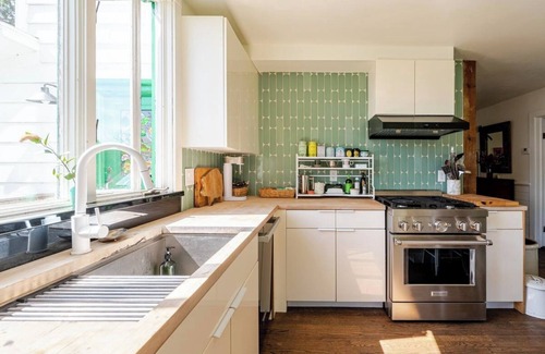 Bearsville House | 12 private mountainside acres in Woodstock