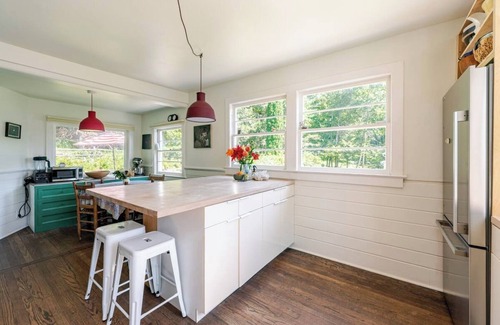 Bearsville House | 12 private mountainside acres in Woodstock